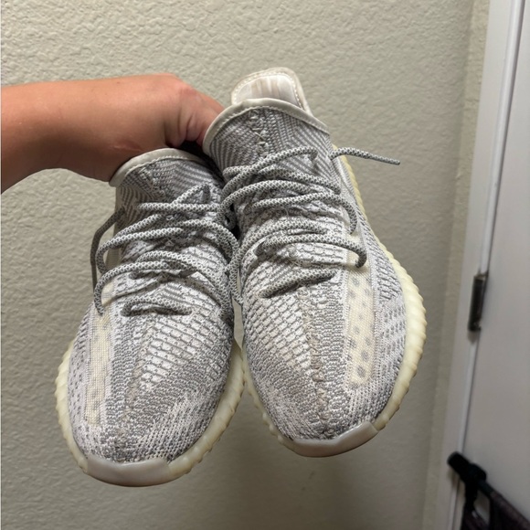Yeezy Boost 350 V2 in Gray and Cream - Picture 7 of 9